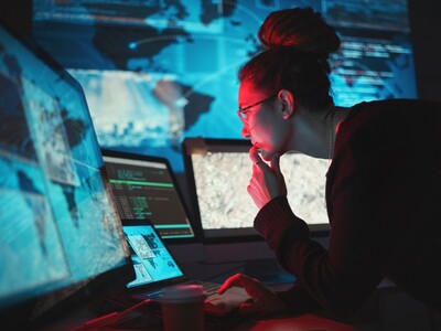 Leader of International Cybercrime Schemes Extradited to NJ from Poland